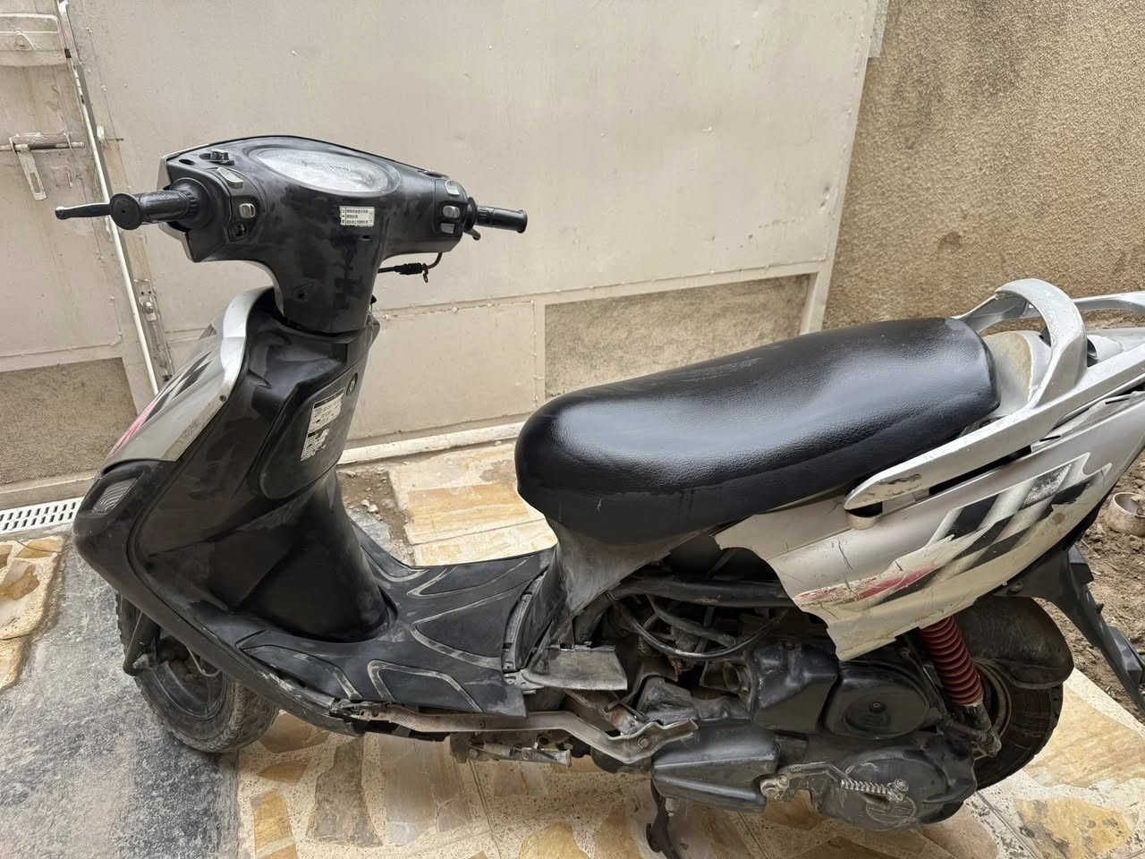 السلام عليكم
ماكس  ياباني 140 للبيع نضيف كفرات بلاديه محرك بلادي مكينه ناعمه نضيفه كلش 

مرقم كامل مكانه بغداد الكرخ *********** سعره مليون
