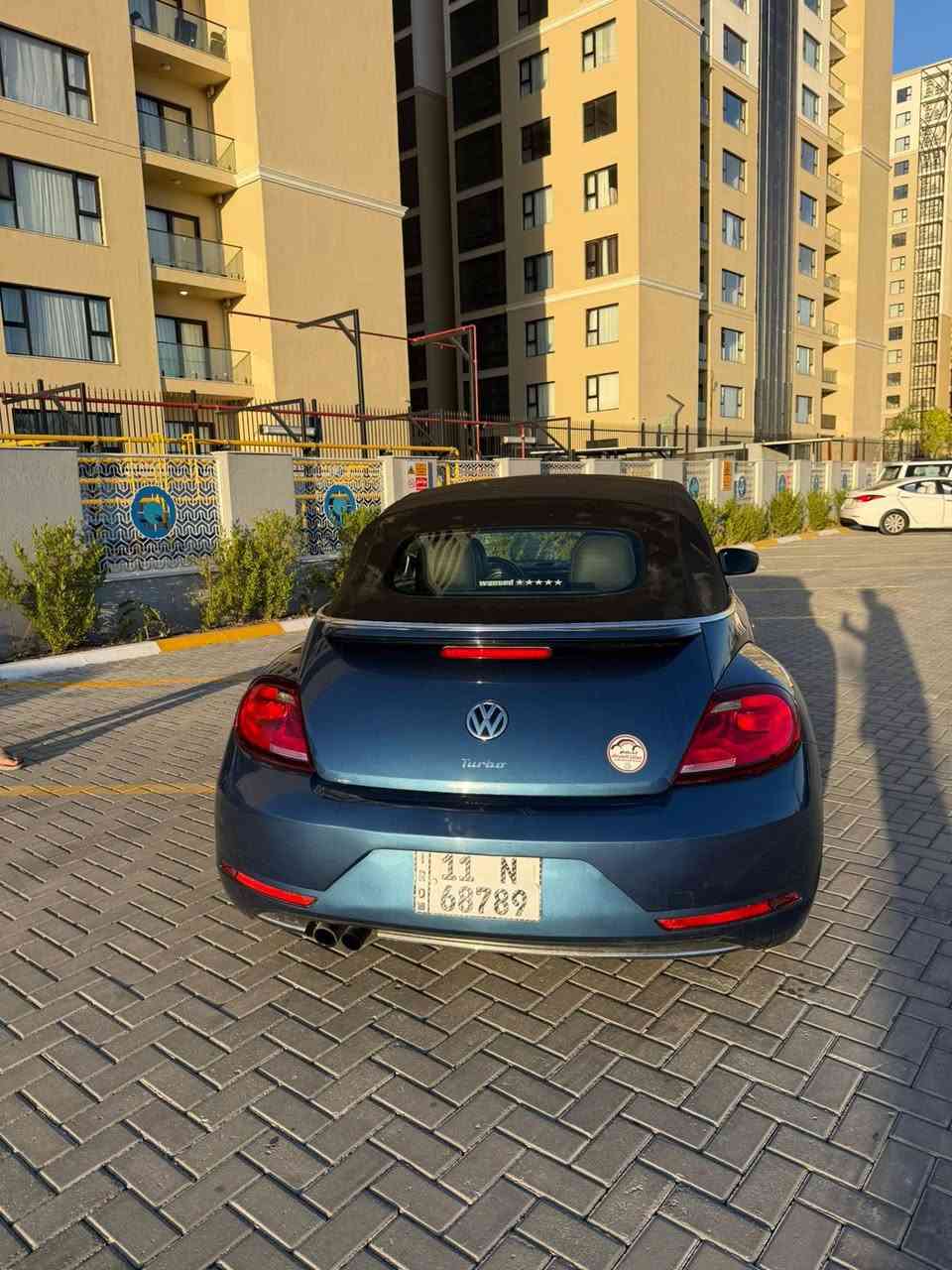 Convertible
✨ موديل 2018
✨ محرك 2.0 توربو 
✨ گير أوتوماتيك
✨ سقف قماش كهربائي (يفتح ويغلق بدون مشاكل)
✨ اللون أزرق 
✨ داخلية نظيفة جداً
✨ شاشة 
✨ سيارة مرتبة واستعمال شخصي

السيارة بحالة ممتازة، نظيفة من الداخل والخارج، ما تحتاج أي صرف وجاهزة للفحص 👍

📍 الموقع: بغداد – الكرخ
💰 السعر: _125_ قابل للتفاوض بالمعقول
📞 للاستفسار والمشاهدة خاص أو اتصال
***********
