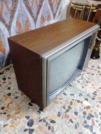 تلفزيون قيثار ملون للبيع شغال نضافه 100/100 مكاني بغداد سعره 100 الف ل...