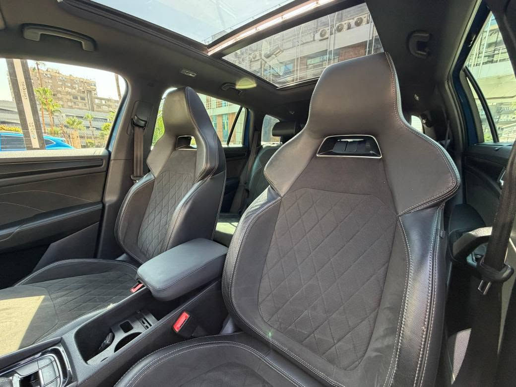 سكودا كوديك 
Skoda 
KODIAQ
Sport line 
1400 CC
2023 
120,000 km  
✅ لتواصل
📲 ٠١٠١٦٢٦٨١٥٥ القاهرة, مصر


**إذا كنت صاحب هذا الإعلان وتريد حذفه لأي سبب، رجاءا أرسل رسالة إلى الدعم الفني**