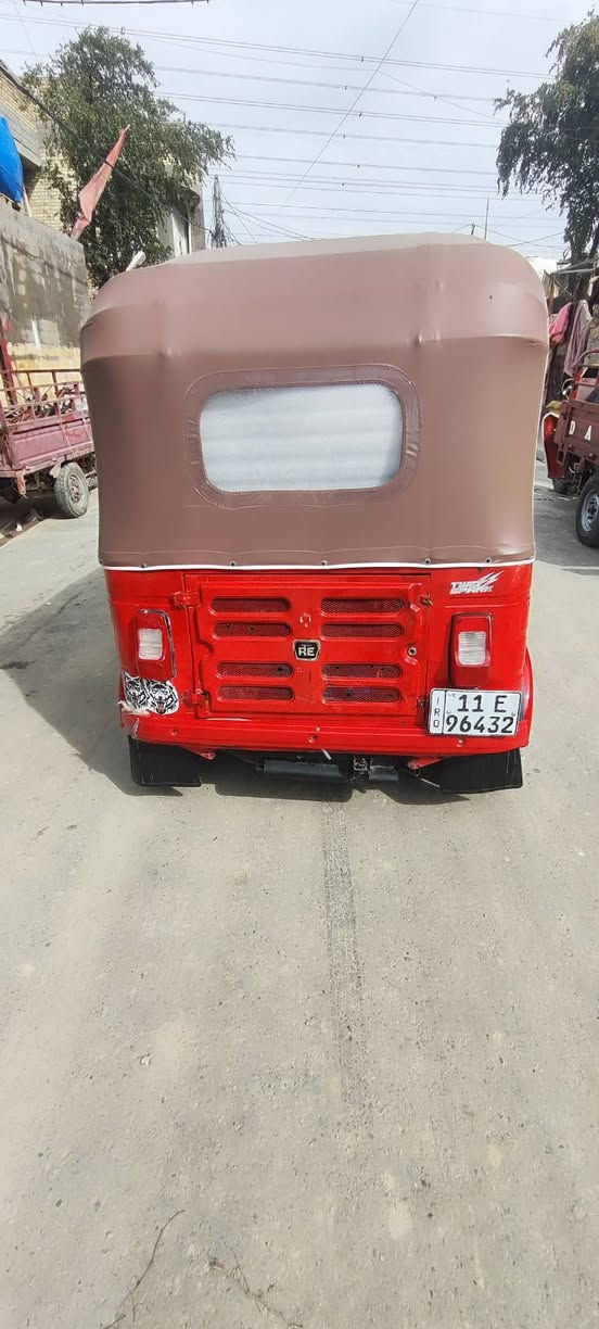 سلام عليكم تكتك 2018 رقم سنويه تحويل مباشر التكتك جاهزه خير من الله  لا تنقيص ولا تبخير نضيفه احله من الصوره السعر 4او 700العنوان بغداد مدينة الصدر نهايت شارع الداخل بل شيشان الستفسار ***********
