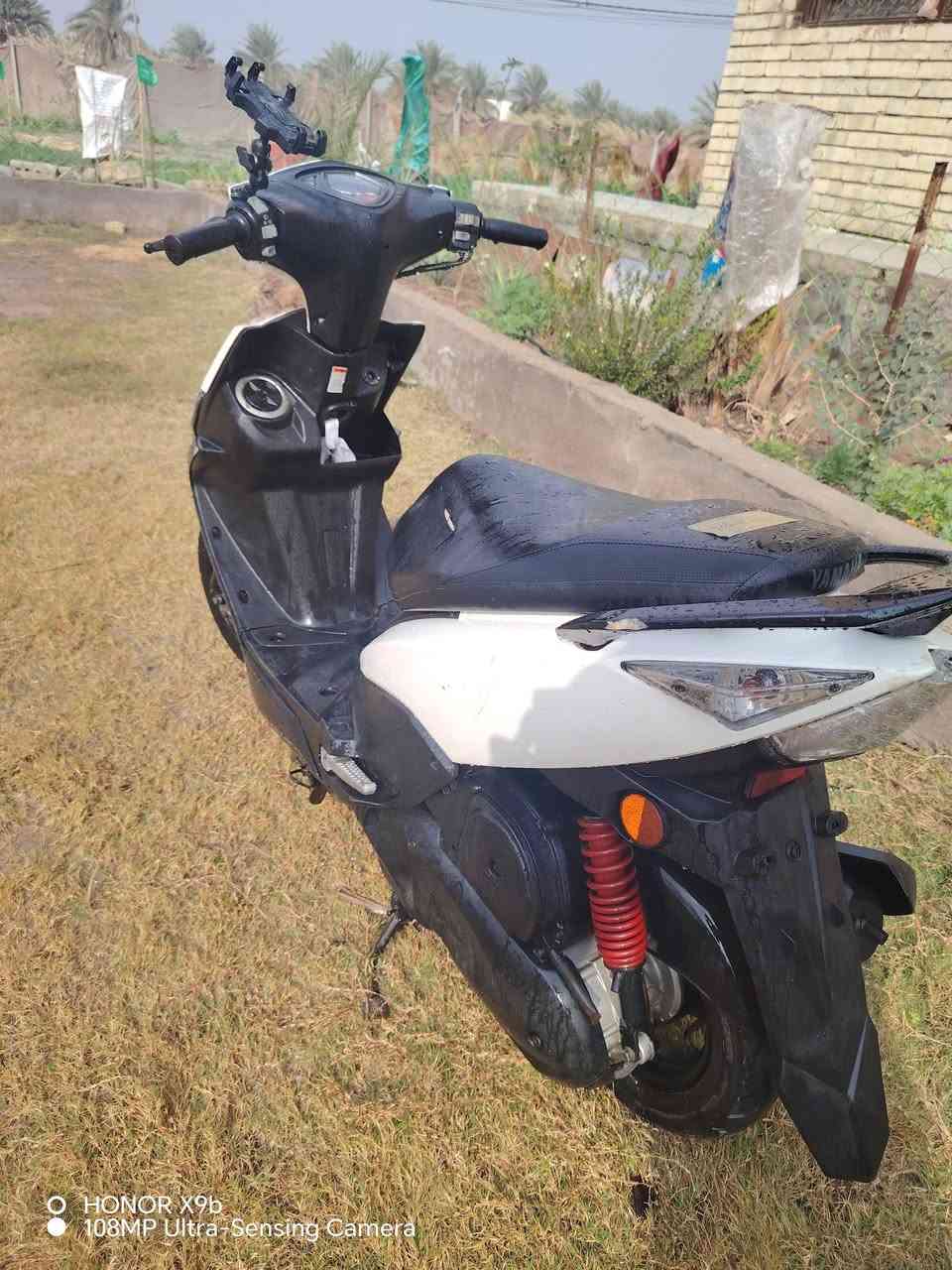 سلام عليكم
دراجة ماكس مضلع او البعض يسموها ماكس حديث 
موديل 2013
دراجة تخبل محركها مفول و دراجة تخبل والله العظيم 
بس كفراتها بيهن شخوط اي 
دراجه شلعه و معدل تخبل محركها خير من الله تجي و تشوفها بعينك 
شاشه الكترونيه 
الدراجة برغي ما مبدل بيها ولا فاتح منها برغي 
و محتاج فلوس و اريد ابيعها والله العظيم 
الدراجه قافل سرعتها على 80 تكدر ترجعها 120 
الدراجه تايوان مو يجي واحد علساس يفتهم يكلي صيني 
الدراجه صارلها شهرين عندي بيها وصل معرض 
مكاني كربلاء الحسينيه العطيشي 
سعرها 900 الف و بيها مجال بسيط 
والله اني مشتريها اب 1.200 
رقمي *********** موجود واتساب فقط 
ما ارد على فيس ما متواجد دائما
