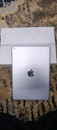 ايباد 9 للبيع ايباد 9 لللبع مستخدم قليل كلش بطاريه 98 مشحون 70 مره ذاك...