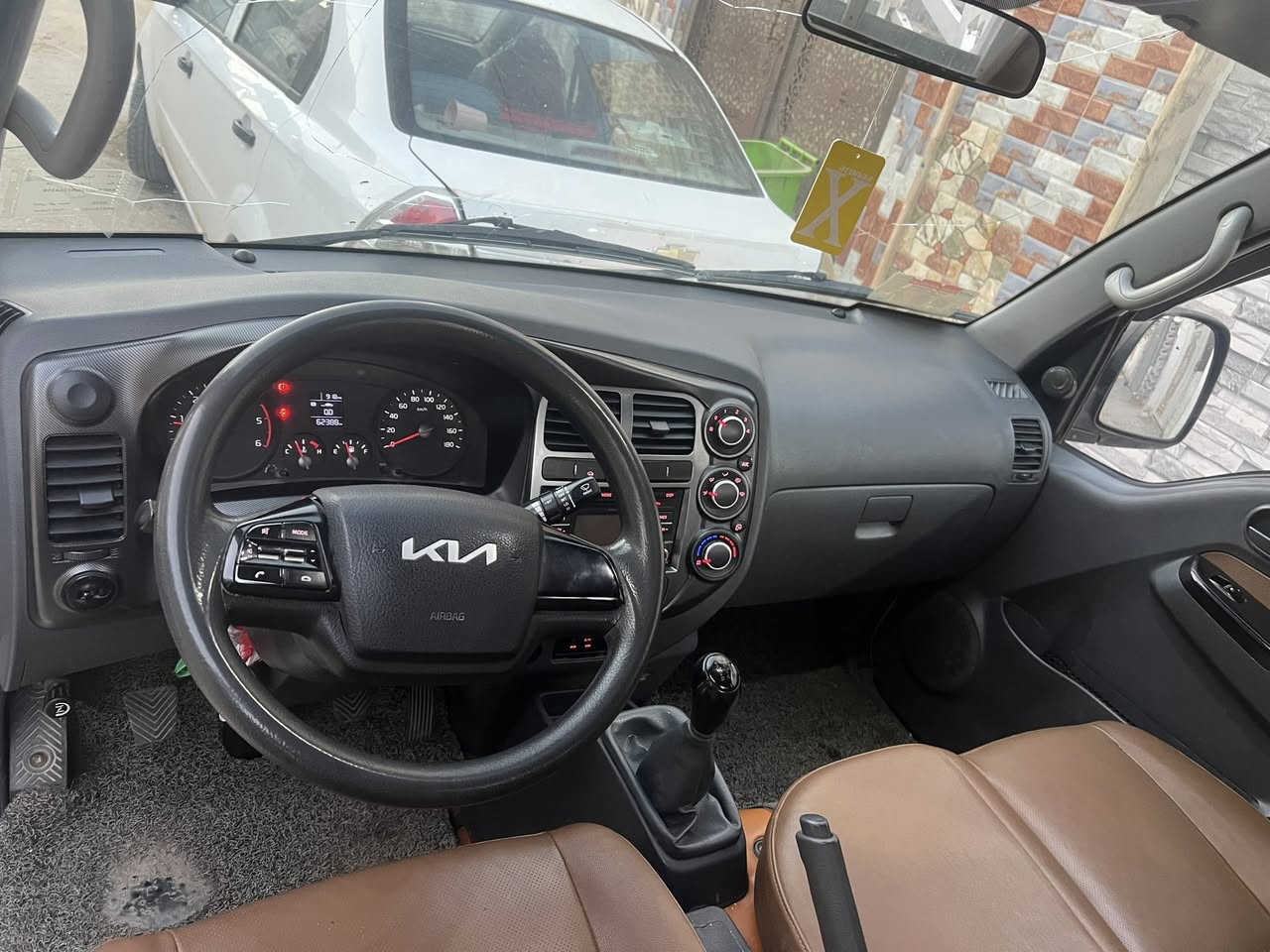 السلام عليكم للبيع كيا بنكو 2700 الموديل 2022 مكفوله كفاله عامه تبريد شغال  ***********
