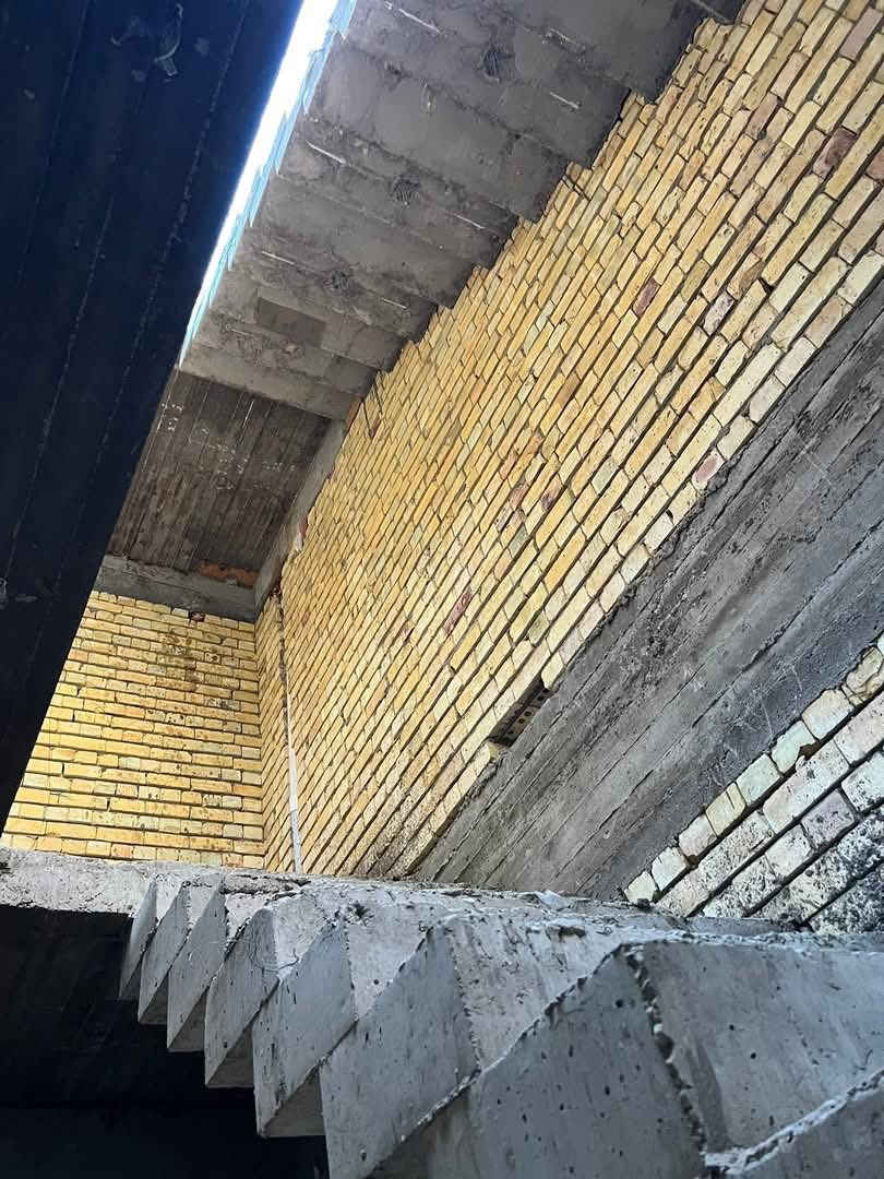 ⸻

🏠 للبيع هيكل بناء حديث بإشراف درجة أولى
📍 الموقع: شارع المغرب – نجيب باشا
📏 المساحة: 150 متر
🔹 الواجهة: 7 متر
🔸 المواصفات:
• 5 غرف نوم
• صالة واسعة
• مطبخ
• بناء حديث بإشراف هندسي درجة أولى

📞 للتواصل: ***********
