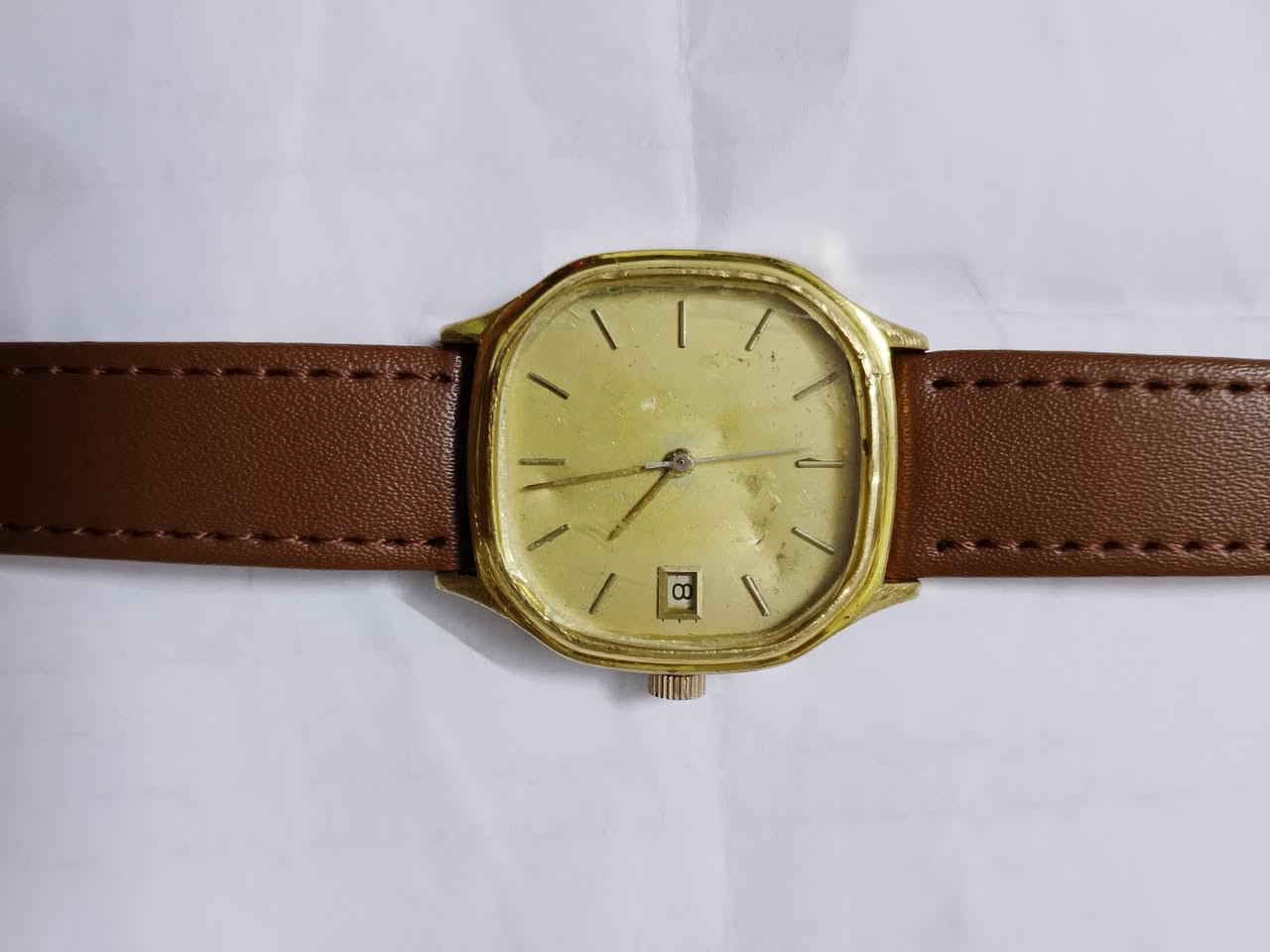 ساعة سويسري أوتوماتيك لاڤر لوبا ، شغلة ،طلاء ذهب،مختوم على الساعة ، الشهري غير شغال،
السعر 100 ألف ، توصيل لجميع أنحاء العراق 
التواصل ***********
