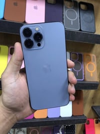 ايفون ١٣ برو ماكس الذاكرة ٢٥٦  البطارية ٨٥  اللون سمائي  خدوش بسيطة با...