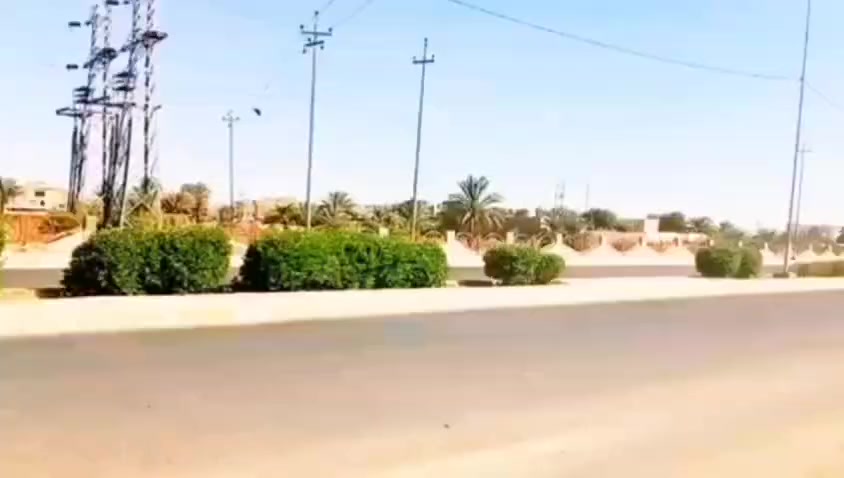 المساحة الإجمالية: 190 متر (من دون المساحة الأمامية)
📍 الموقع: ميسان / قضاء المجر الكبير / حي اليرموك /  – أقرب شيء للمشتل الجديد
📍 في منطقة جداً هادئة
🧱 مواصفات الطابق الثاني:
أربع غرف نوم واسعة جداً
حمام + تواليت
---🧱 مواصفات الطابق الأرضي:
طرمة، غرفة، صالة، مطبخ
استقبال (مساحته 12 متر، )
تواليت + حمام
---✨ مميزات إضافية:
مساحة واسعة أمام باب البيت (حوالي مترين أو أكثر) ضمن مساحة البيت
يمكن استغلالها لبناء محل تجاري، أو توسيع الطرمة، أو أي استخدام آخر حسب رغبتك
💰 السعر المطلوب: 110 مليون  وبيه مجال
✨ فرصة لا تتكرر للباحثين عن سكن هادئ، واسع، ومريح مع إمكانية استغلال إضافية أمام البيت!
تواصل واتساب رسائل فقط ***********
