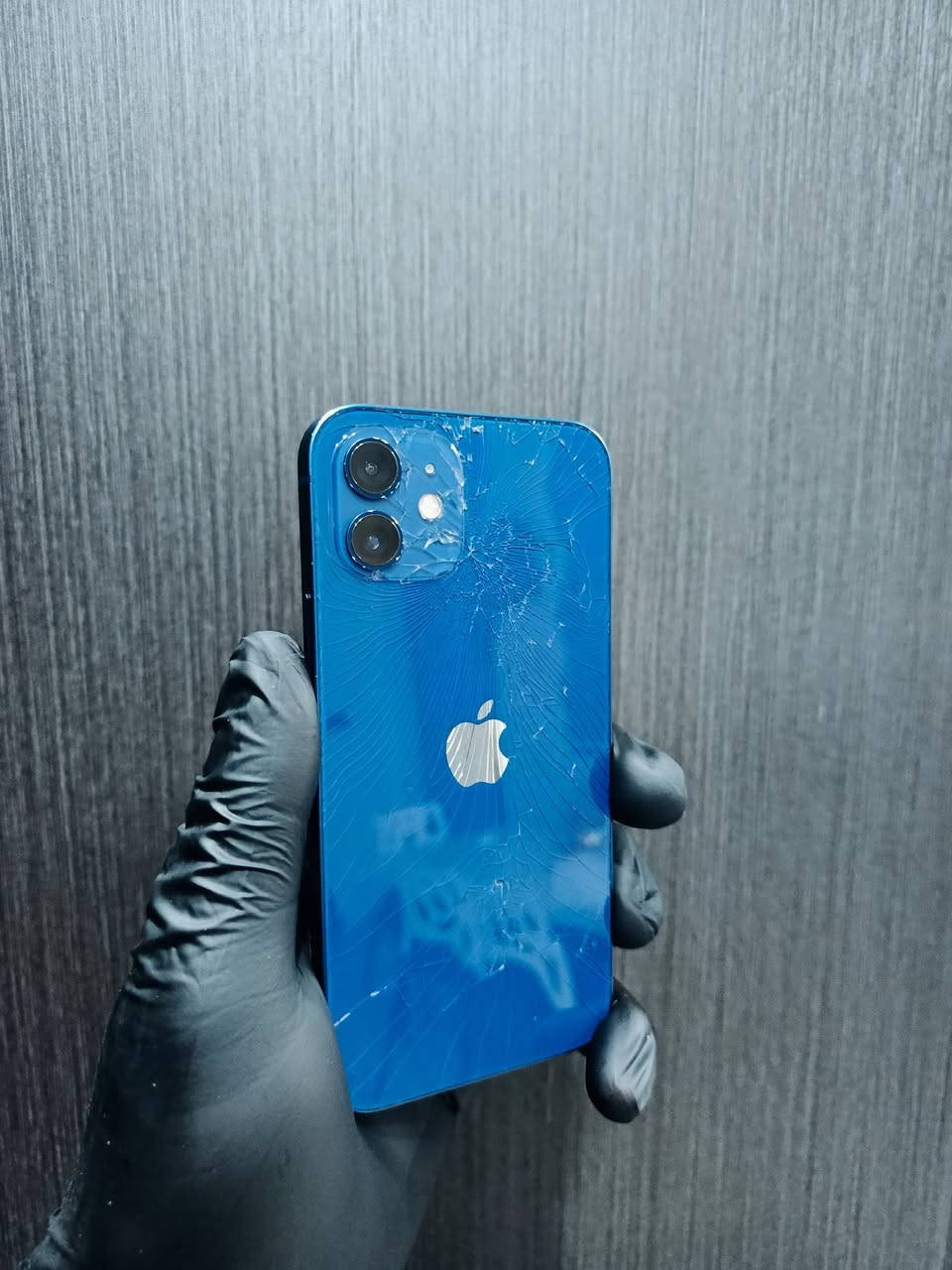 سلام عليكم ورحمة الله وبركاته ايفون 12 ذاكرة 128 بطارية 100 مستبدل شاشة وبطارية الجهاز نظيف سعر جدا مناسب العنوان كربلاء للتواصل ***********
