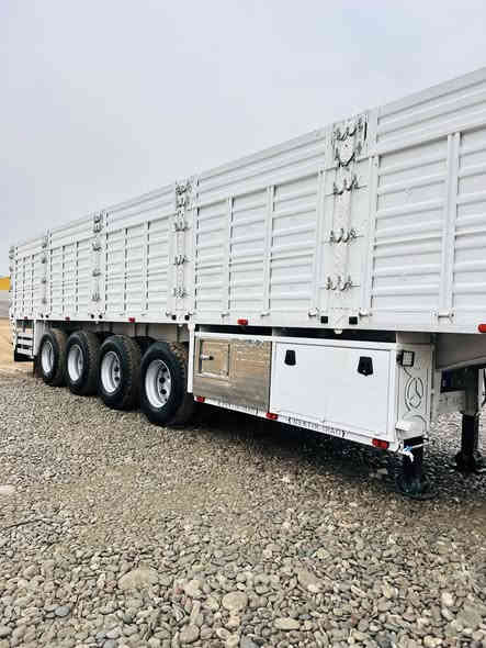 للبيع عربانه 
فصال شركة تريله عراق 
موديل 2025 مشتغل شهر 
فصل وربط أربيل 
تخم تايات وجادر شتوي 
***********
***********
