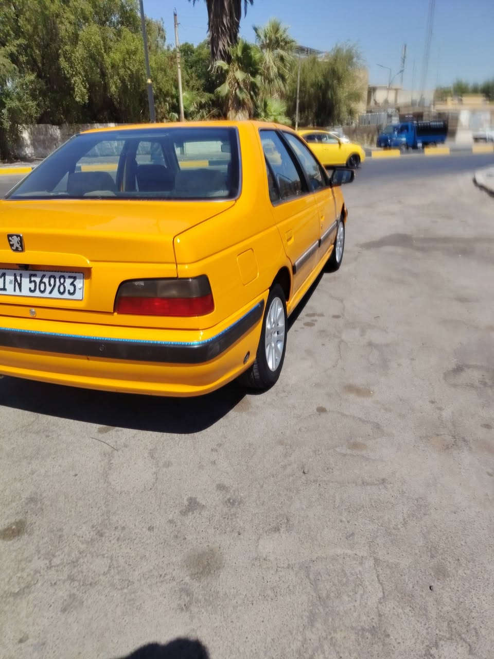سلام وعليكم للبيع بيجو بارس ٢٠٢٥ كفاله عامه من الضربه والصبغ والبارد  على وضع الشركه ماشيه ٣٠الف  سعرهه ٨٣وبيهه مجال بصيط *********** مكان السياره بل كراده
