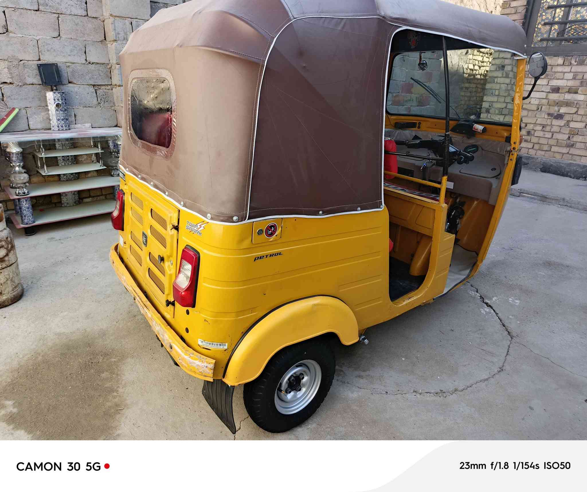 تكتك البيع المكان حلة هاشمية اوراق ب ٥٧٥٠ وبيهة مجال قليل ***********
