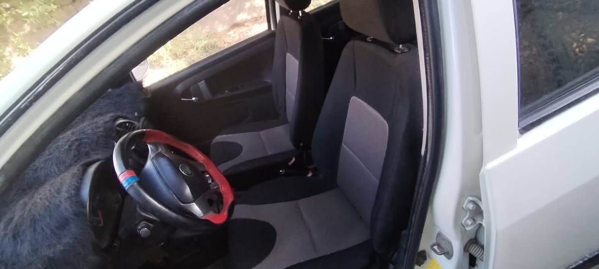 السلام عليكم باندا كروس 2013 للبيع نضيفة وجاهزة ...رقمها بغداد بأسمي مكان السيارة بالشعب... محرك وكير وتبريد مكفول ..شاشة كبيرة وكاميرا خلفية بيها صبغ بابين وجاملغ سعرها 50 ورقة قفل للأستفسار *********** ما متواجد ع الفيس
