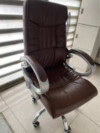 كرسي شبه جديد • قابل تعديل • السليمانية