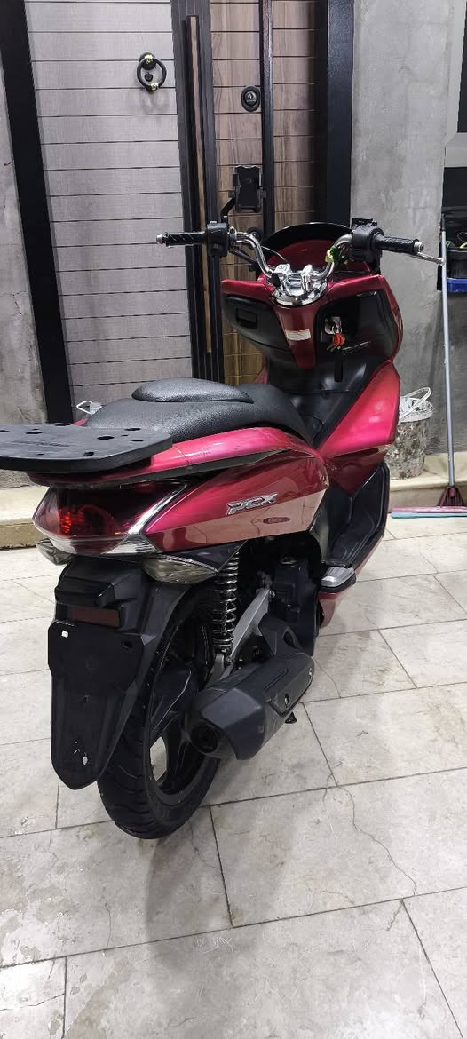 سلام عليكم pcx جيل لاول ياباني الدراجه مكفول ما عد الشخوط الموضح بالصور السعر1400 مدينه الصدر لانتصل***********
