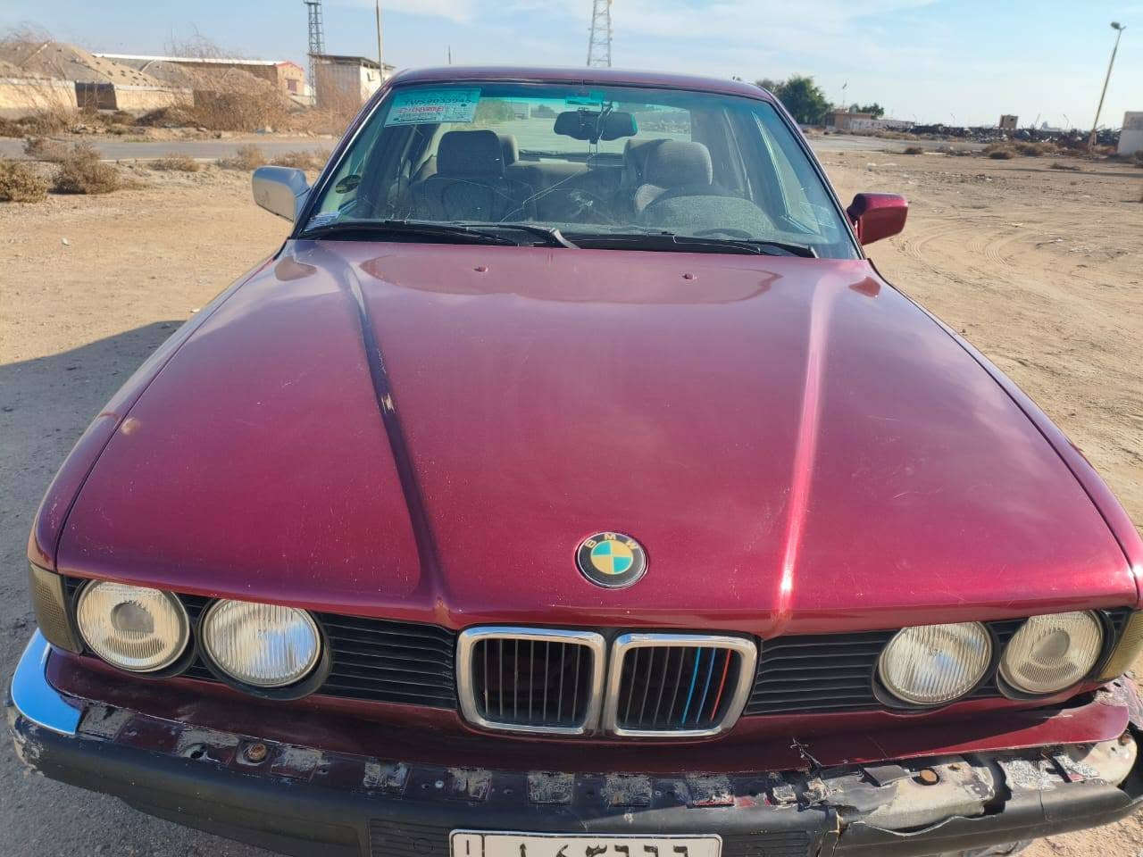 السلام عليكم بيءم دبليو موديل السعر 45ورقه وبيها مجال للطيبين
رقم انبار تحويل مباشر 
موديل 93 
حجم 730كير ومحرك كفال 
فول مواصفات 
لون ماروني 
صدر جديد تخم تاير 
سياره جاهزه فقط يرادله دعاميه اماميه وتبريد بي نقص 
تراي ونشاط فول 
العنوان الرمادي ال سبعه كيلو معرض العلواني للاستفسار هاتف ***********
