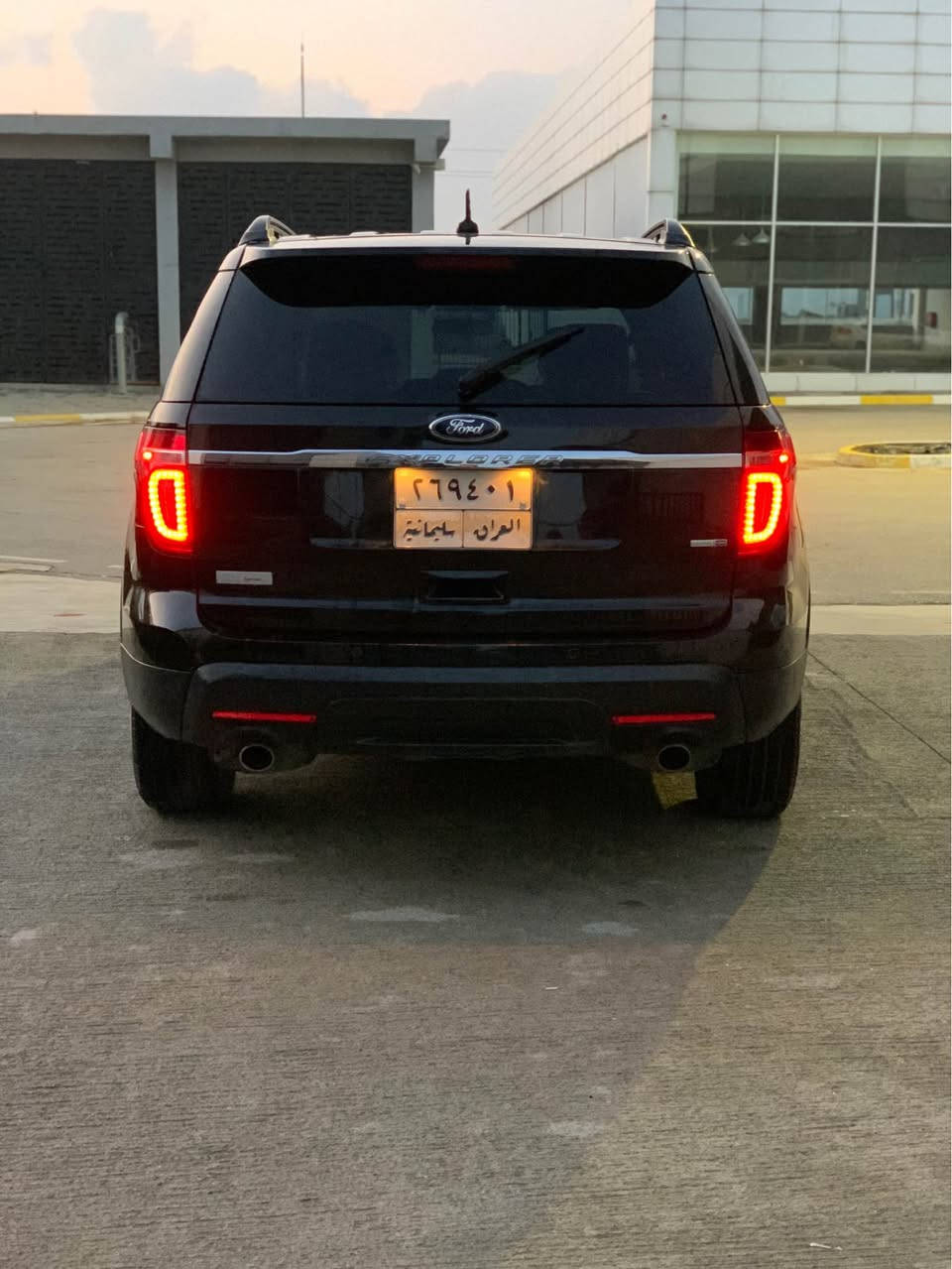 فورد ئيكسبلورا 2013
دوو بارحةي بوياغه بةناوي خومةوةيه 15$غةرامةي تيايه دواي معاملة ئةيبرم كيرو مةكينةي بي عةيبه  هةيكةلي تابليي جوانه سةنةوي بةسةر جووه دةبل ئةكسلة و سي ريز كوشنه و سعري 120$و معاملةيةكي كةم 
0771 502 0007 
0751 236 84 33 
لةسليمانيم السليمانية, العراق
