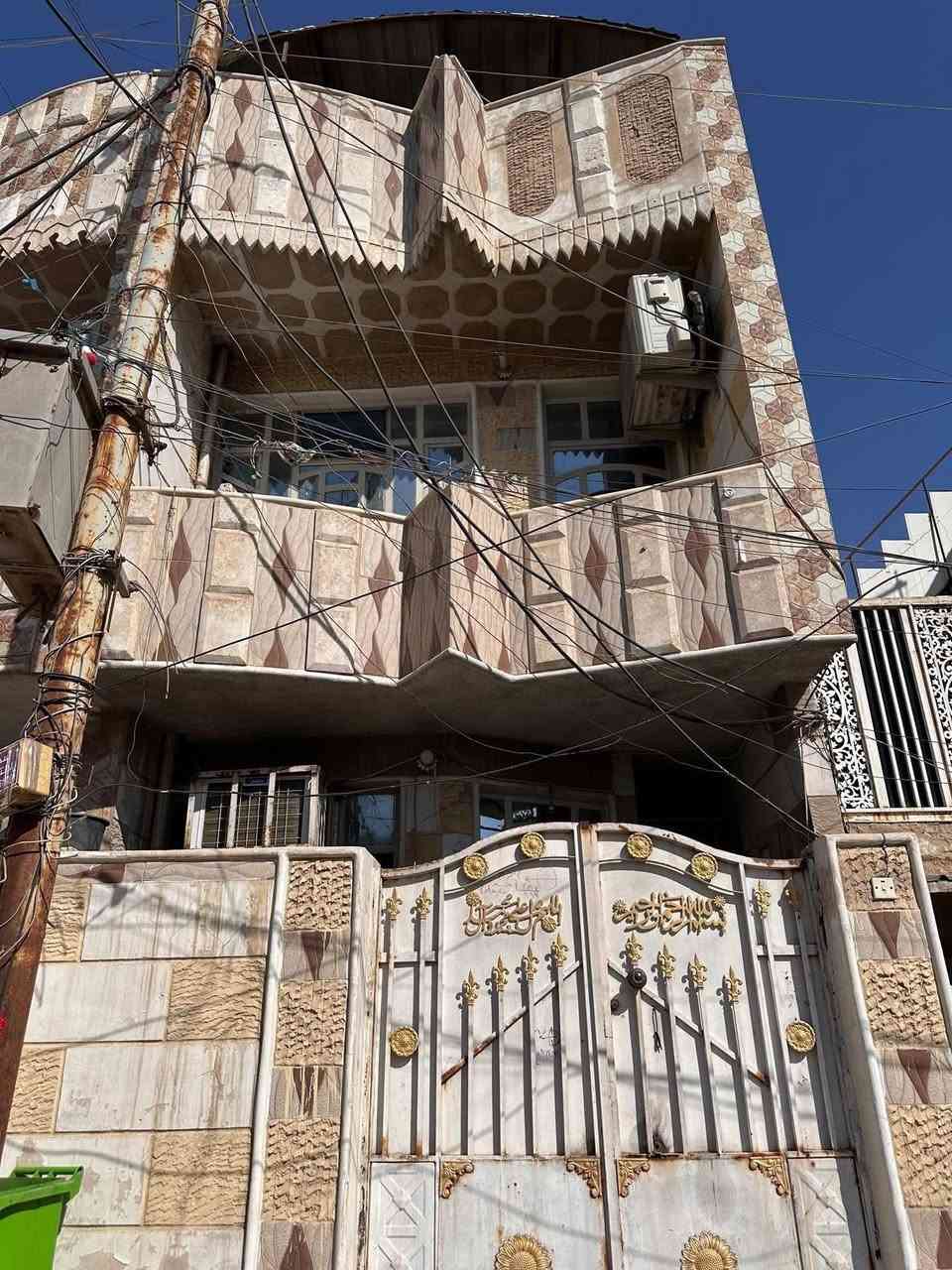 ٥٠ متر للبيع مدخلين

الواجهة ٤

يحتوي على #استقبال #مطبخ #٢غرف#خدمات

الموقع 📍حي العقاي الثانيه مقابيل البيت ساحه موقع ممتاز

للأستفسار آكثر الأتصال على الأرقآم 

***********

***********

الأخوين للوساطة العقارية
