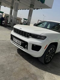 كراند شيروكي • ٢٠٢٢ • V8 ٥٧٠٠