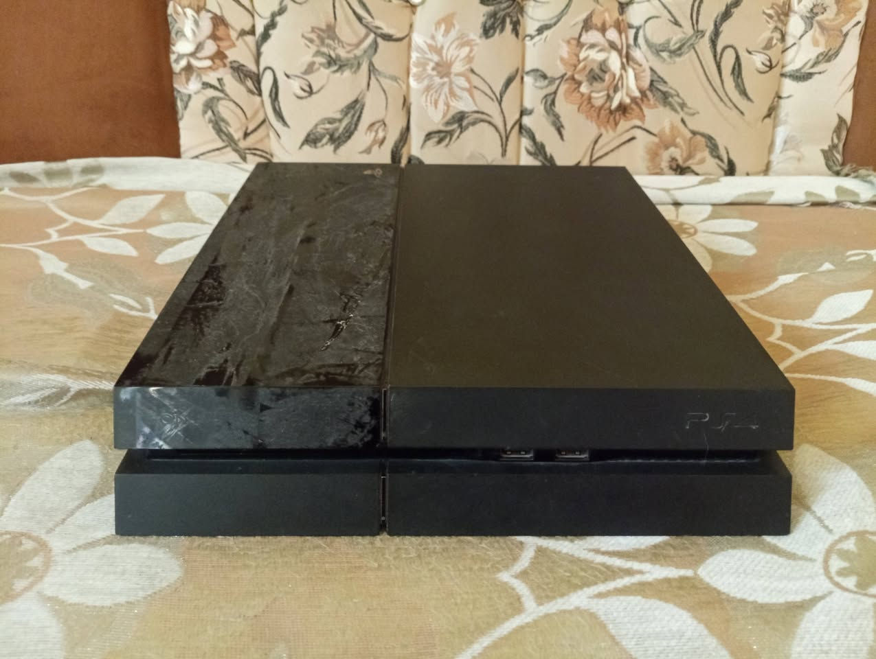 السلام عليكم عندي جهاز ps4 نسخة الفات 
يأتي مع ثلاثة جويستك تجاريه 
يأتي مع كيبل التشغيل وكيبل hdmi 
ويأتي مع قرص ghost of Tsushima وقرص far cry 6 
نسبة نظافة الجهاز 75%
وملاحظة/ الجهاز مفتوح للغرض تنظيف الجهاز 
وملاحظة/ ويكون المشتري في الميسان


**إذا كنت صاحب هذا الإعلان وتريد حذفه لأي سبب، رجاءا أرسل رسالة إلى الدعم الفني**