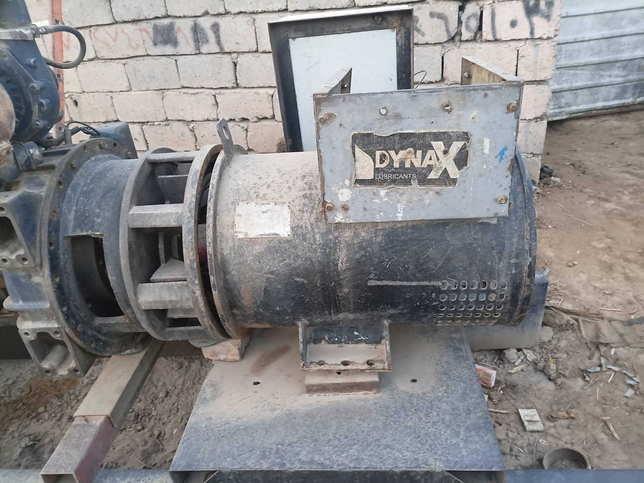 السلام عليكم...
#للبيع_توليد حجم  200 kv 
دبل بوربرن كامع مع الطبكة؛ محروك الظهر فقط

***********
