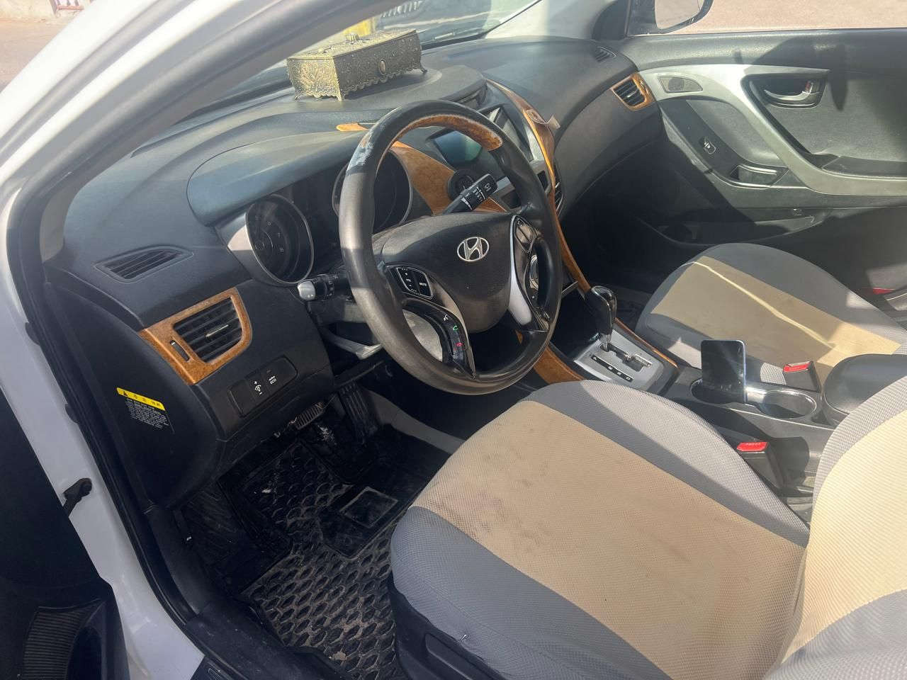 النترا ٢٠١٢ خليجي مكينه ١٨٠٠السعر ٩٥وبيها مجال رقم انكليزي تحويل مباشر رقمي ***********
