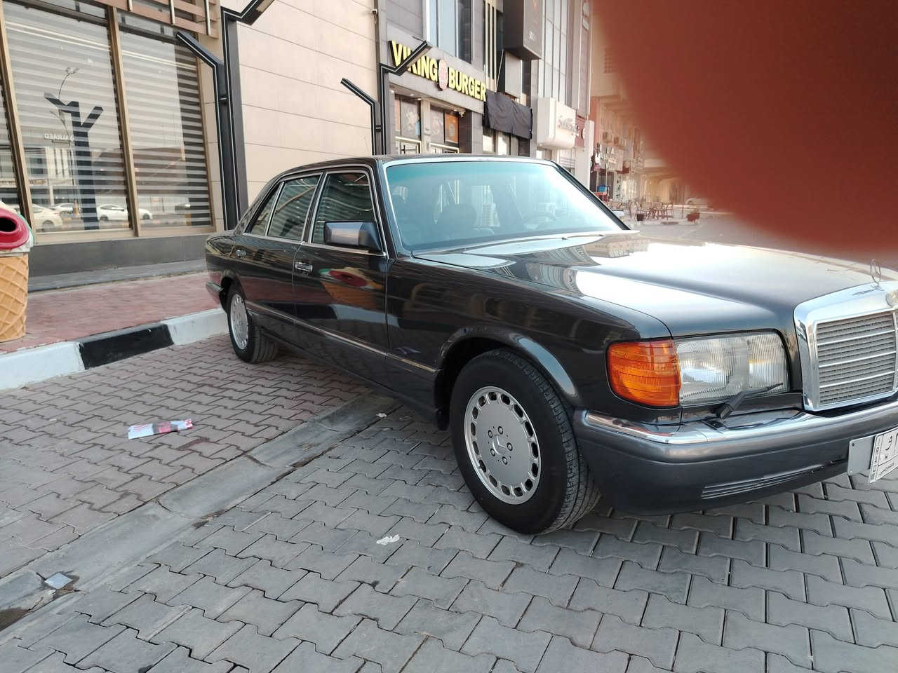 Mercedes Benz 560SeL 1990 V8
السيارة بلادية فقط صبغ جمالية بدون حادث ولا خياس
سلايد طكتين
بردة خلفية 
كشنات جلد كهرباء +ميموري خزن وضعيات +تدفئه
دبل هورن
هوك خلفي
ماسحات لايت
ستيرن كهرباء ايرباك ستيرن
منظومة زنون
رقم بغداد سنويه لل٢٠٢٧
السيارة كلشي بيهه شغال 
السعر 130 $
*********** او مراسلة ع الخاص
