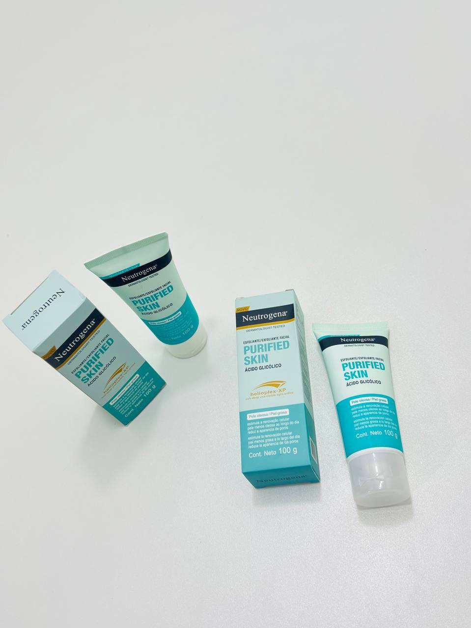 مقشر Neutrogena Purified Skin بحمض الجليكوليك للبشرة الدهنية والمختلطة 𓇼 ⋆｡˚🐚 🩵
تجديد البشر يحفز تجديد الخلايا ويحسن الملمس 
تنظيف عميق يطهر المسام من السموم والشوائب 
يقلل اللمعان والإفرازات الدهنية 
تصغير المسام : يقلل من مظهر المسام الواسعة. 
الاستخدام : يُنصح به مرة إلى مرتين أسبوعياً ليلاً فقط مع الالتزام بالواقي
﹏﹏﹏﹏﹏﹏˚ 𓇼𓈒𓏸🎅🏻⋆⭒˚♥𓇼𓈒


**إذا كنت صاحب هذا الإعلان وتريد حذفه لأي سبب، رجاءا أرسل رسالة إلى الدعم الفني**