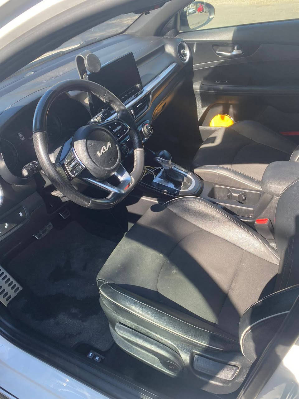 سلام عليكم مكلف بالنشر
سيارة فورتي موديل 2024 
للبيع وارد امريكي فقط تبديل بنيد
مكفولة من الدعامية للدعامية 
ماشيه 57 الف 
مكان بغداد سعر 148بيها مجال حك جيه 
رقم الهاتف ***********
