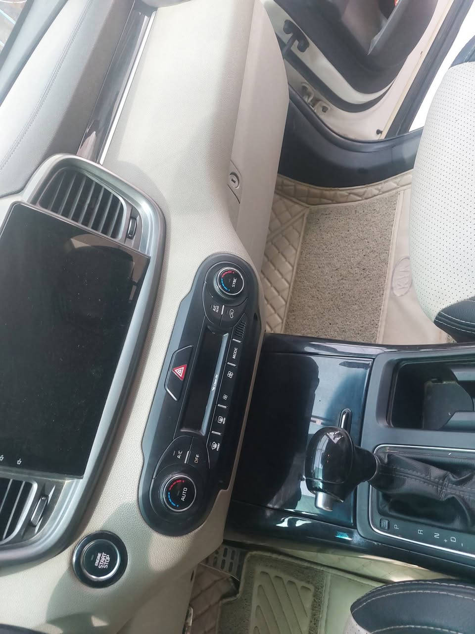 سلام عليكم
سورنتو ٢٠١٨ خليجي رقم دولي بغداد اللون ابيض محرك ٦ سلندر  ٣٥٠٠   ماشية ١٠٦ الف حقيقي ٧ راكب حساس امامي خلفي تبريد ٣ قطع كشن كهرباب مري شفط سونار موجود المكان بغداد الدورة  السعر ٢٤٠ 
للاستفسار  ***********
