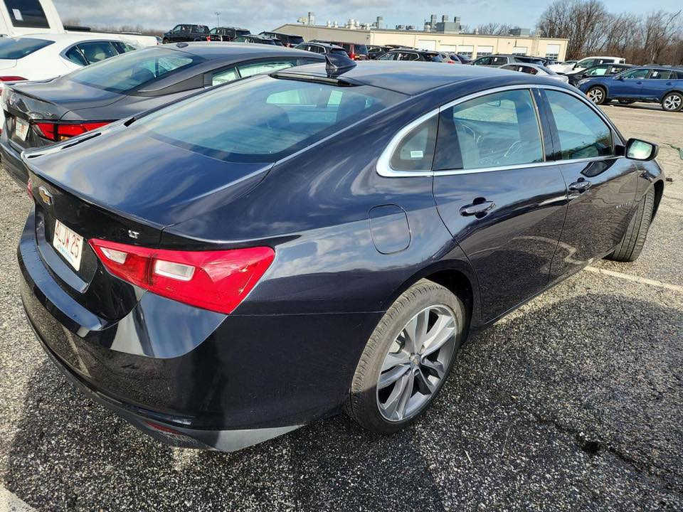 السلام عليكم ماليبو LT موديل 23 وارد امريكي ضرره موضح بلمنشور جاملغ امامه فقط وطلع بيها كلير بلجاملغ الخلفي بدون اي دواخل بدون ايرباك ماشيه 43 مل سياره جديده وجاهزه مابيه كل نقص 
السعر 118  
*********** بغداد الدوره ابو طياره
