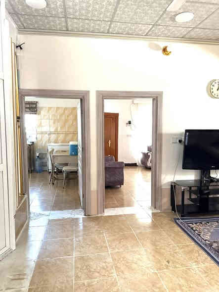 #اعلان
دار للبيع مساحة 200متر 

#مواصفات غرف نوم عدد2 هول كبير استقبال مطبخ صحيات بيتونه كراج حديقه سيراميك سقف ثانوي 

#خدمات كامل مجاري رصيف 3امتار شارع 30متر مقابيل مدارس ابتدائيه متوسطه بنات والبنين يصلح كلشي شارع تجاري محلات يتاجر منظمه مقرات صف داره هجره ومهجرين 

#الجنس العقار طابو صرف تحويل ثاني يوم 

#العنوان ديالى خانقين خلف ملعب 

#اتصال ***********  مكتب علي الوندي للعقارات ومقاولات
