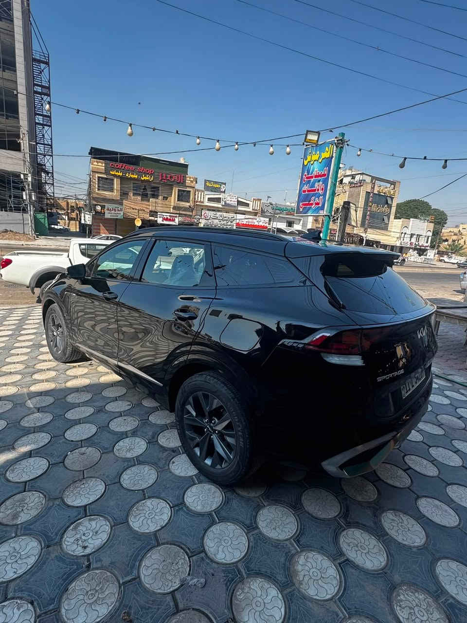 🚗 كيا سبورتج 2023 هايبرد للبيع (فول مواصفات 1/1) 🚗الموديل: 2023المحرك: 1,600 Turbo (هايبرد - اقتصادي وقوي جداً)
حالة البودي:  (كلين كلين  تايتل)، بدون قطرة صبغ، بدون تعديل بارد.الضرر: بسيط جداً في الدعامية الأمامية فقط (تم تصليح دعامية بلاد نفسها).🌟
رد المواصفات الفول (أعلى فئة 1/1):السقف: بانوراما بالكامل لتشغيل
: بصمة تشغيل + بصمة أبواب
الشاشة: الشاشة العملاقة المتصلة الحديثةا
لتكييف: تحكم تكييف لمس (تبريد بيانو) متطور
الكاميرات: نظام كاميرات 360 درجة (5 كاميرات محيطية)
الأمان: رادارات أمامية وخلفية
التبريد والتدفئة: نظام تدفئة وتبريد للمقاعد الأمامية + تدفئة مقود (ستيرن)
الإضاءة: إنارة شريطية محيطية (Ambient Light) داخلية بلاد: 
صندوق خلفي كهربائي ذكي✨ 
حالة السيارة:السيارة بحالة الوكالة (شلع قلع)، جاهزة للاستخدام ا ولا تحتاج إلى أي مصاريف نهائياً.
عداد الكيلو متر 74 كيلو 

الموقع بغداد حي الإعلام 
السعر 204 ورقه 
  رقم الهاتف  ***********
