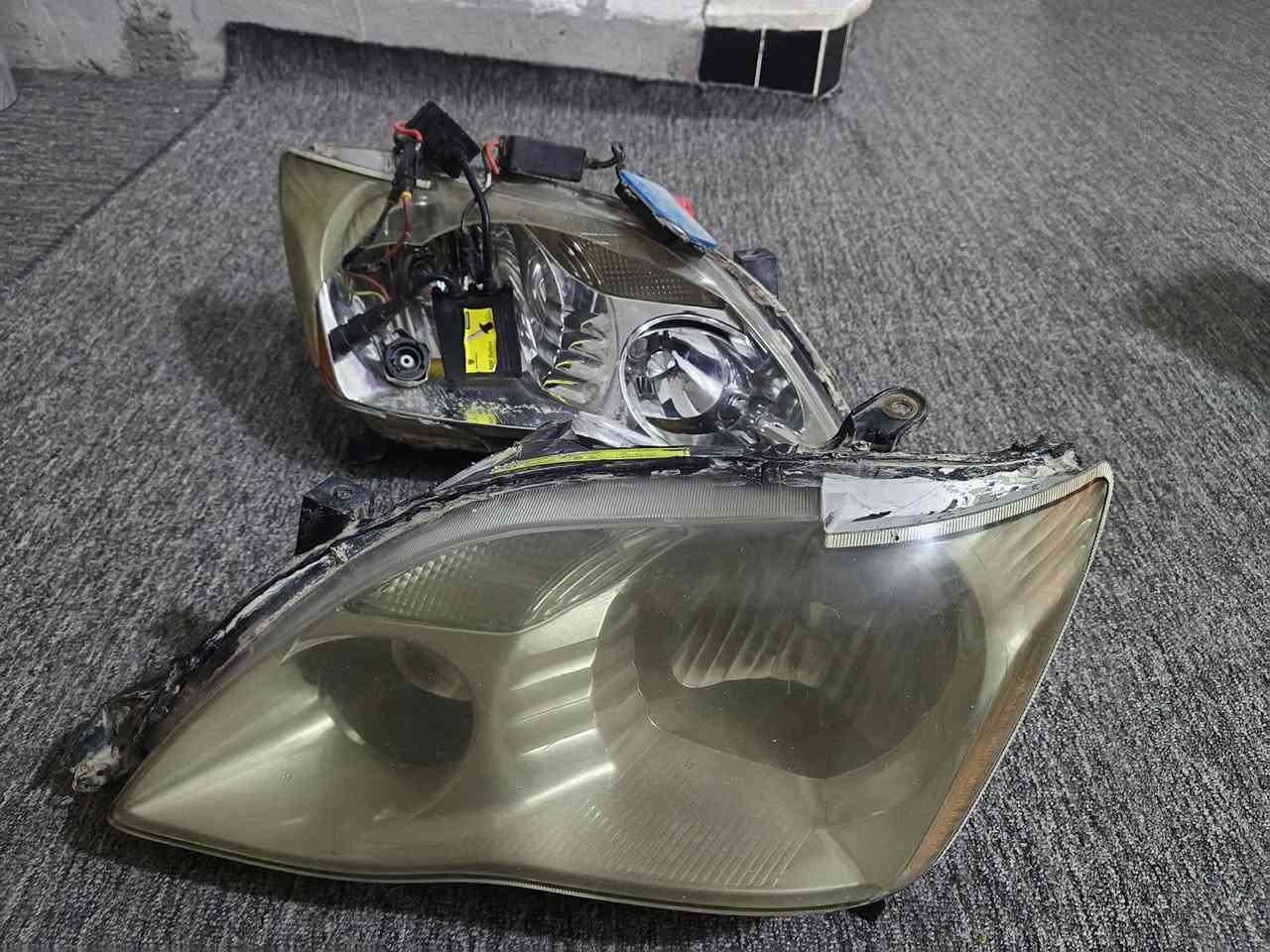 زوج مازدات افلون من 2006 إلى 2010 مستخدمات وحده منهن مكسوره جامتها والثانيه سليمه  ياباني اصلي كاملات سعرهن 70 ثنينهن بيهن ختم تيوتا
***********
