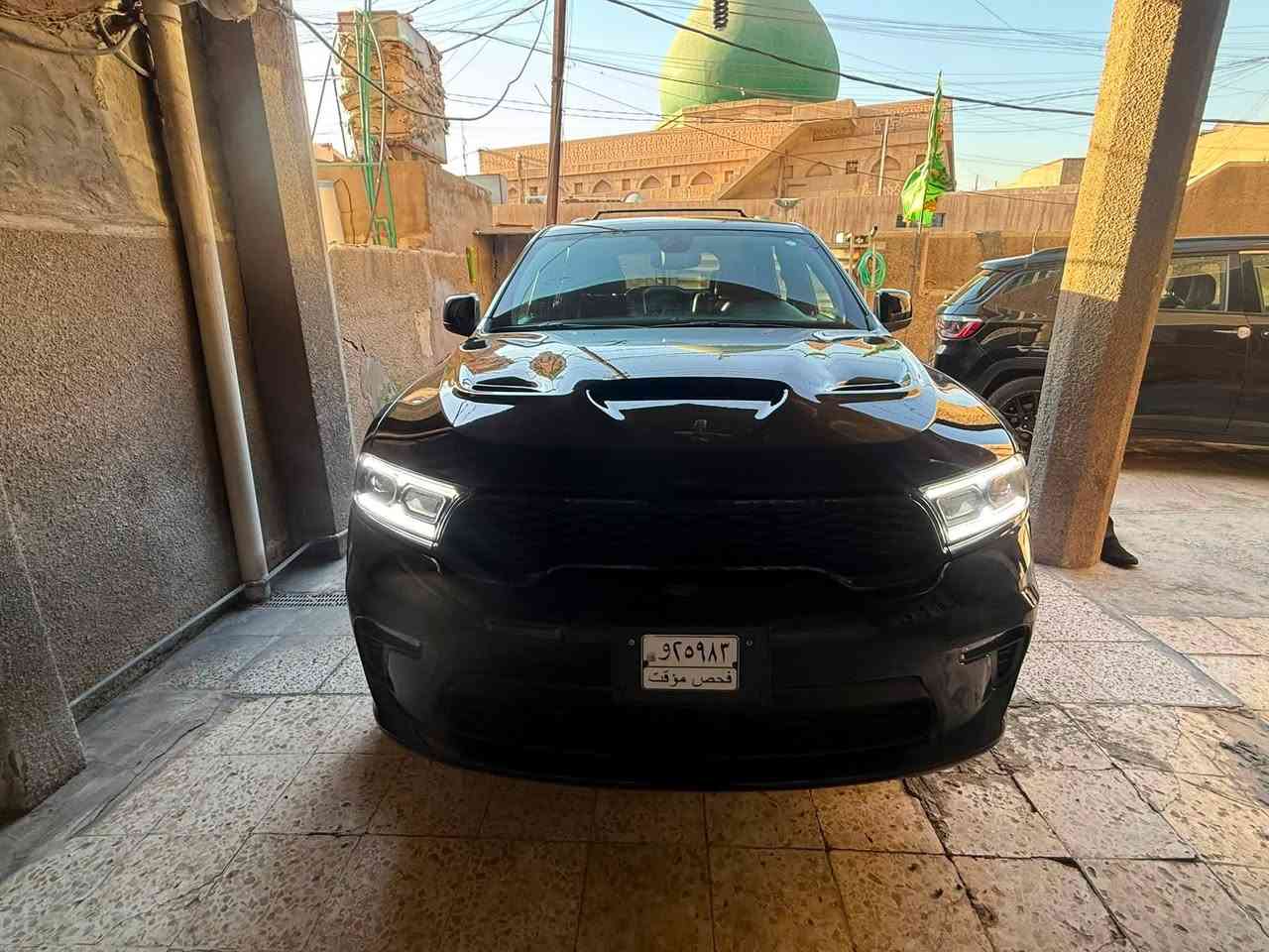 دوج دورانكو جي تي Durango GT
الموديل : 2024 
المحرك : V6.  3.6L . 
العداد:21 ml
دخول جديد (فحص مؤقت ) تترقم جميع المحافضات عدا الاقليم

المواصفات : 
.........----.........
* 7 راكب .. 
* تحذير الخروج عن المسار . 
* تحذير النقطة عمياء  .
* نظام تحذير عند التقاطعات.  . 
* تعديل وضعيات مقود السائق كهربائيا. 
* مرايا تعتيم ذاتي. . 
* ويل كروم قياس 20 انج..   
* شاشه كبيرة 8.4انج . 
* نظام الخرائط (GPS).
* كير شفتر بالستيرن. . 
* المصابيح الأمامية LED.
* كشافات الضباب LED. 
* دخول ذكي. 
* بصمة ابواب .
* تشغيل بصمة .
* تشغيل عن بعد.
* الصندوق الخلفي كهربائي.
* فرش المقصورة الداخلية من الجلد الفاخر.
* المقاعد الأمامية كهربائية.
* المقاعد الأمامية تدفئة.
* المقاعد الخلفية تدفئة.
* حساسات خلفية. 
* مكيف خلفي مع وحدة تحكم منفصلة. 
* تدفئة ستيرن. 
* مانع تصادم خلفي.
* بلوتوث تلفون. 
* محدد سرعة. 
* نظام سبورت .
* نظام ايكو
كير محرك كفاله 
حادث سيارة بنيد مصبوغ 
بغداد 
للاتصال 
***********
