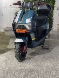 دراجة شحن كهربائية • نضيفه • رمادي التأميم