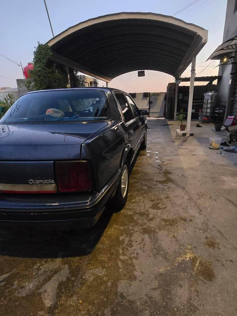 #بيع_مراوس

السعر  46$ قابل للتفاوض

اولدز موبيل 🥇

الموديل 1990

شاشة  اندرويد Car play

محرك 3400 جديد حاوية

كير 440 ميكانيكي 

صدر جاهز

دواخل 80%

صبغ عام جمالية بدون ضربة 
 باسمي تحويل مباشر
 موقعها بغداد الكرخ 
للاستفسار واتس اب او اتصال
*********** بغداد, العراق
