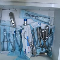 عيادة اسنان للبيع ضمن مجمع طبي متكامل في التاجي   مع المكان او بدون لل...