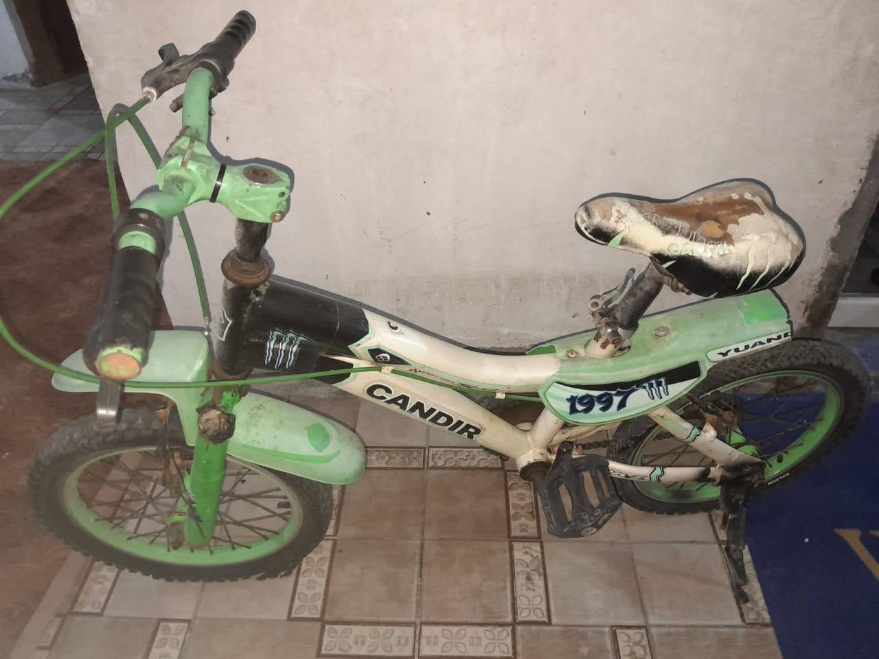 للبيع ... بايسكل أطفال بآلة نظيف 
السعر ٣٠ 
عنوان البصرة قبلة حي الجامعه الاستفسار مراسلة او الاتصال على الرقم ***********
