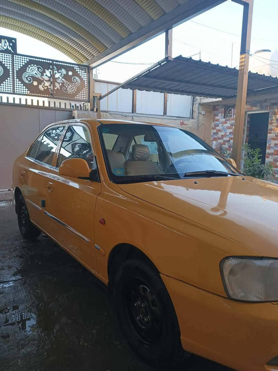 ‏سلام عليكم فيرنا 2014 سيارة باسمي ‏مكينة جديده هسه شاادلها مقفولة كير مقفول ￼هيه غرامات كل مصفرة ‏تخم ‏ ‏تاير جديدة صدر جديد السعر 70بي مجال بغداد ***********
