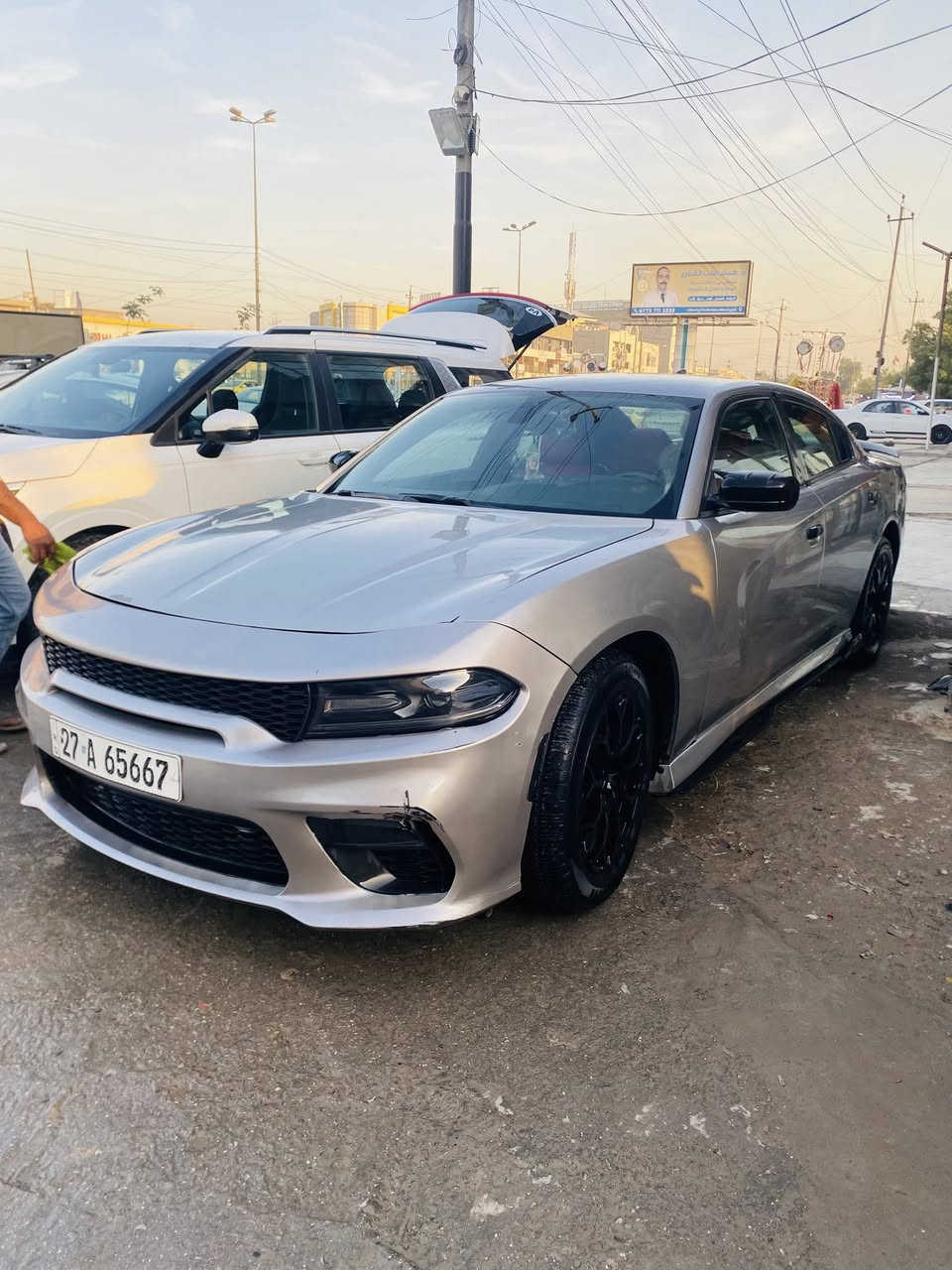 السلام عليكم 🫡 

دوج چارجر ٢٠١٦ رقم ذي قار الجديد باسمي مشروع وطني وهزه جديده 
حادثها جاملغ وبنيد مبدلات مصبوغه حزام جماليه موجود سونار محرك ٦ سلندر ٣٦٠٠ بيها منضومه غاز يعني انسه صرف بانزين تو ويل منضومه زنون عالي ناصي تخم تاير جديد شاشه جبيره گير طياره ٨ نمر داخلها كلش نضيف سياره عليها ادامه كامله تبريد ثلج قطعتين محدثه دعاميات جيتي سياره نص فول كشنات جلد 

السعر ١٥٥ وبيها مجال 
بيع او مراوس بجارجر ٥٧٠٠ 
مكان بغداد الزعفرانية 
***********
