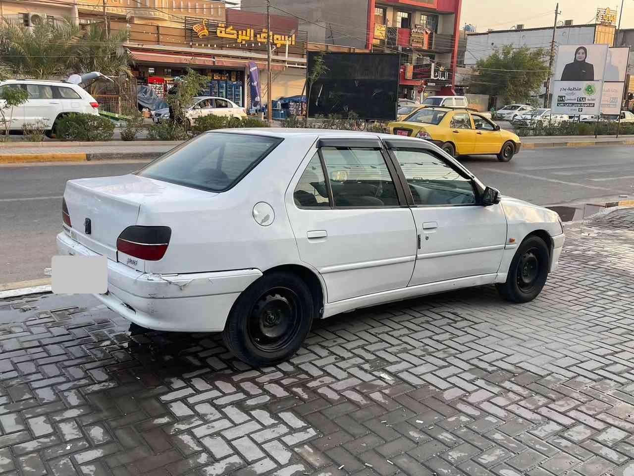 بيجو ٣٠٦ موديل ٢٠٠٢ باسمي كير ومرك ممتازات والكشر حسب الصور تبريد شغال  السعر ٣٤  مكاني 
بغداد البياع 
***********
