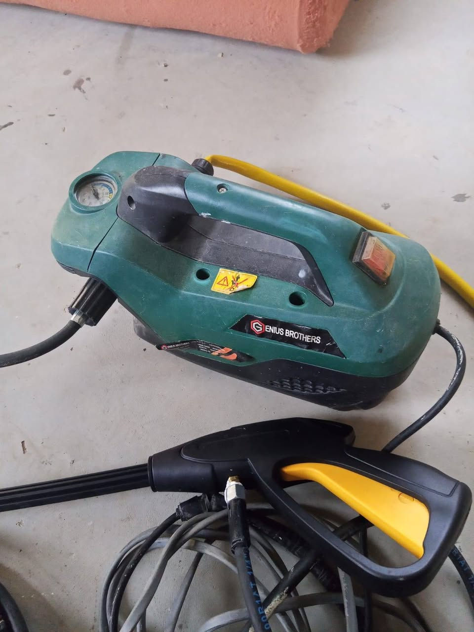 غراض للبيع المكان كركوك منطقة كوباني للاستفسار الاتصال على الرقم ***********
