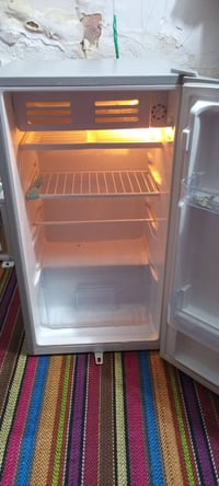 ثلاجه • جديده استخدام قليل • الناصريه