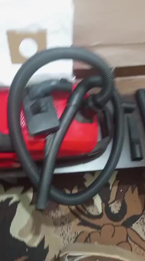 مكنسه منزلي  مستعمل أسبوع بس جديد للبيع بسعر 50وبي مجال للاستفسار الاتصال عالرقم ***********
