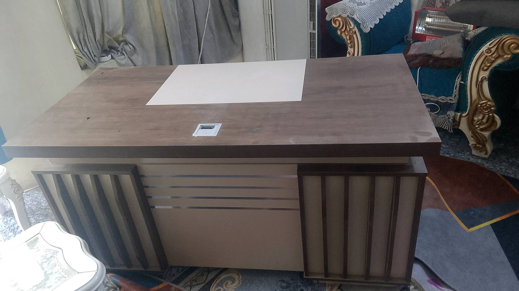 ميز مكتبه تركي مع كرسي غير مستخدم حله ابي غرق