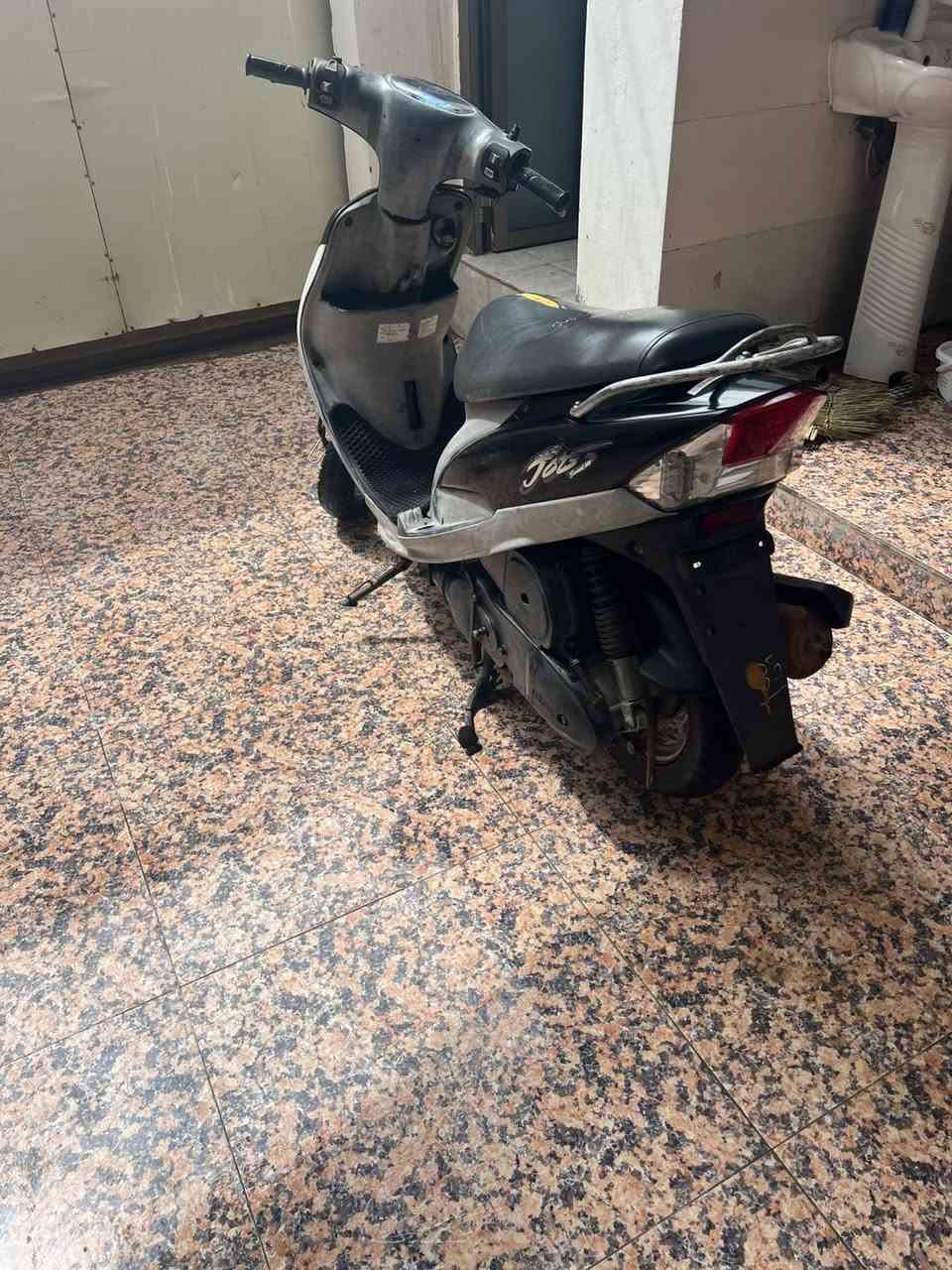 ماكس قجمه رمبه ختم واحد دراجه ما ناقصه شي بس لايت مكسور وشلته موجود 850 وبيه مجال لطيبين مكاني بصره حمدان الي يريد أجيله جوه جسر القبله *********** هاذ رقمي واتساب
