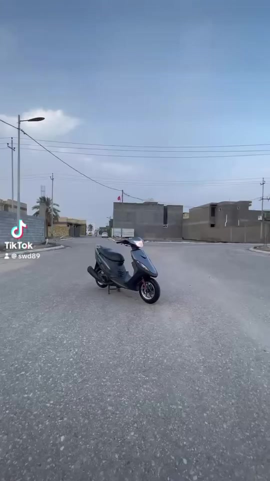 السلام عليكم 
دراجه ماكس عدل للبيع 
الدراجه حلوه و نضيفه ما مفتوح بيه برغي مال باله 
السعر(خاص )
***********
