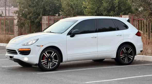 للبيع او المراوس 

Porsche Cayenne 2016 ✌️ 

بورش كايان 2016  الماني

V6 3.6 محرك تنفس طبيعي

السعر :-210$بلاششششش

ماشية ١١٥ الف ماشية

المواصفات 

مري كهرباء 

كزوز رياضي تشغيل اطفاء يدوي 

كشنات جلد كهرباء 

شاشة

ستيرن تدفئة 

سستم صوت Bose ٢٧ سماعة 

فتح وقفل الابواب و الزجاج و الفتحة بلبصمة 

جنطة كهرباء  

السيارة مواصفاتها متنعاد ولا تنشرح كلش هواية ومعروفة 

بس باب  واحد كلير بدون معجون بس بخ

محرك + كير بشرط ما مفتوح

مراوس اراوس بسيارات شمالية فقط 

مكان السيارة رانيه تابع للسليمانية

السنوية و هزة و فحص كل جديدة   التحويل  ابشرط 

للاستفسار الاتصال على 

***********

*********** رانية
