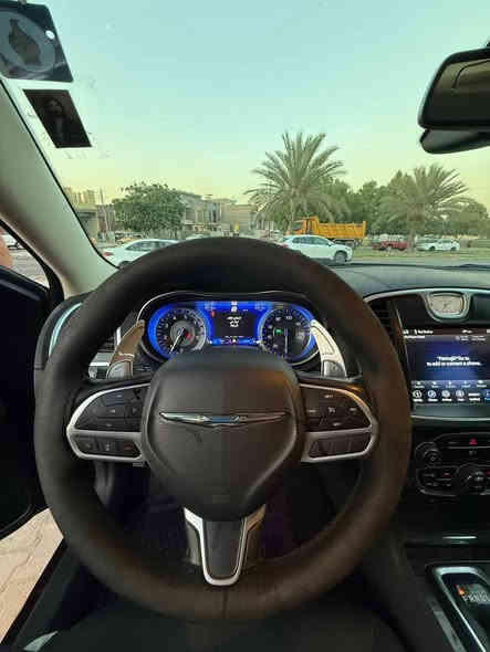 للبیه اوباما كرايسلر 300c 2021 ✅

سعرها ادخل ع رابط https://t.me/carssofiraq/14883

امريكي / كندي موديل 2021 ماشيه 44 ميل رقم بغداد 
محرك 3600 

المواصفات :نظام التشغيل عن بُعد
شاشة كبيرة مع دعم Apple CarPlay
تحكمات كاملة من المقود 
دعامية أمامية “بحجم عريض”
منظومة زينون عدسات LED
ويل عنكبوت 20 إنش (بلادي)
دفلك أمامي وخلفي – بريك مخمس
نظام مراقبة النقطة العمياء (اختياري)
كاميرا خلفية وحساسات ركن
وسائد هوائية أمامية وجانبية وسترية
نظام الثبات الإلكتروني (ESC)
نظام مانع انغلاق المكابح (ABS)
نظام المساعدة على الكبح الطارئ
مراقبة ضغط الإطارات

حالة السيارة : 
 • السيارة نظيفة جداً، لا تحتوي علىى قطره صبغ صبغ 
 • حادث سابق في أمريكا: فقط دعامية أمامية واصبع من الجاملغ عكس السايق مرجع بارد 
 •
للاستفسار على الرقم 

***********
.
.
🚗اعرض سيارتك ع اقوى قناة تلكرام للبيع و شراء سيارات ادخل ع رابط 
👇👇
https://t.me/carssofiraq
